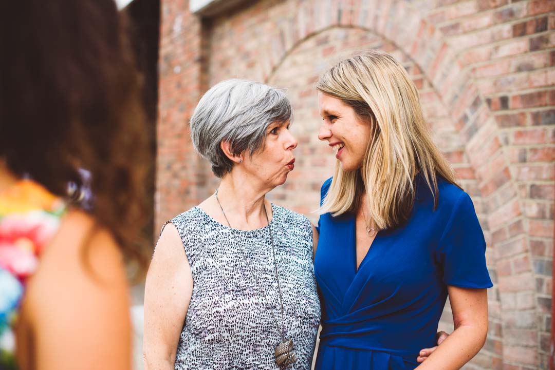 fun wedding photos guests