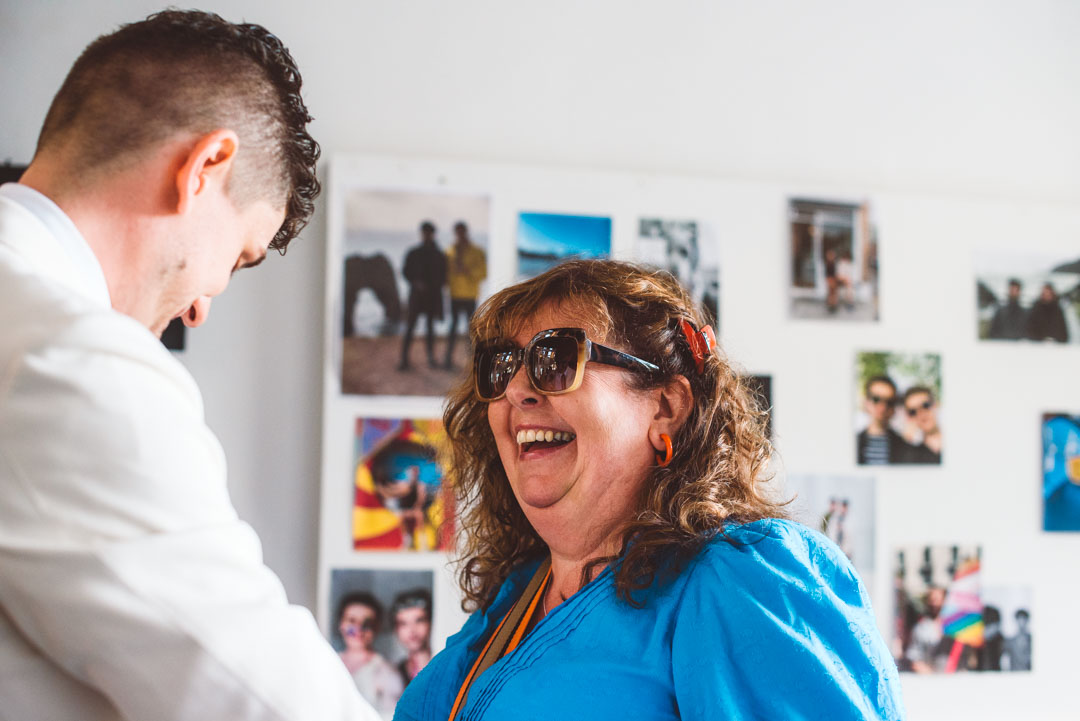groom and mum