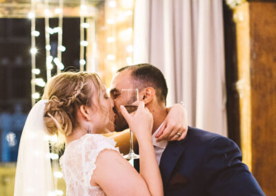 unposed wedding photography