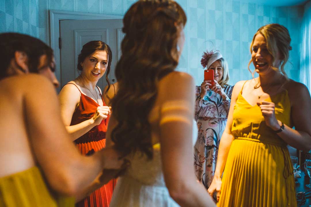 bridal getting ready photos