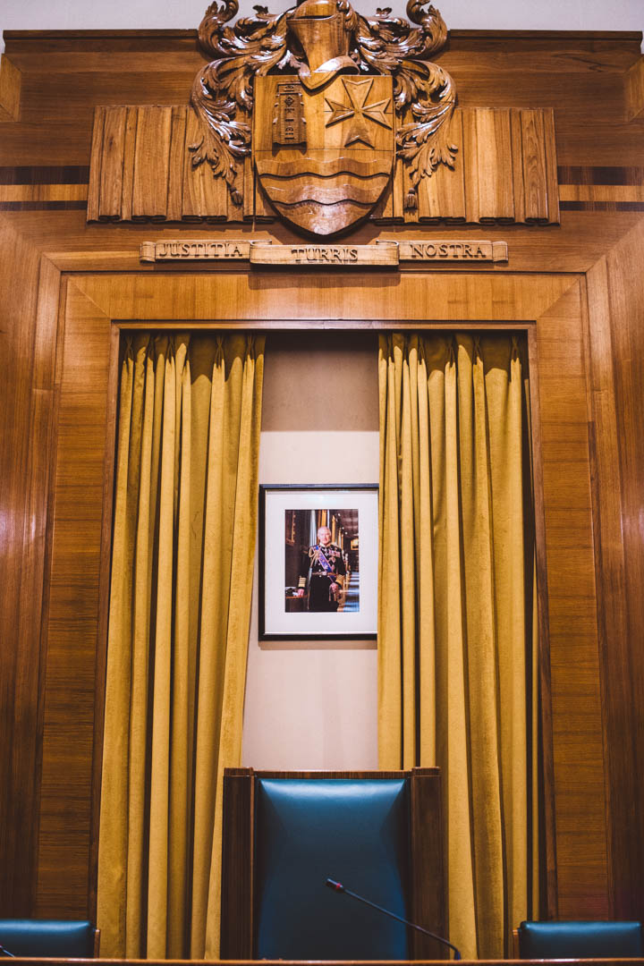Hackney Town Hall wedding council chamber king portrait